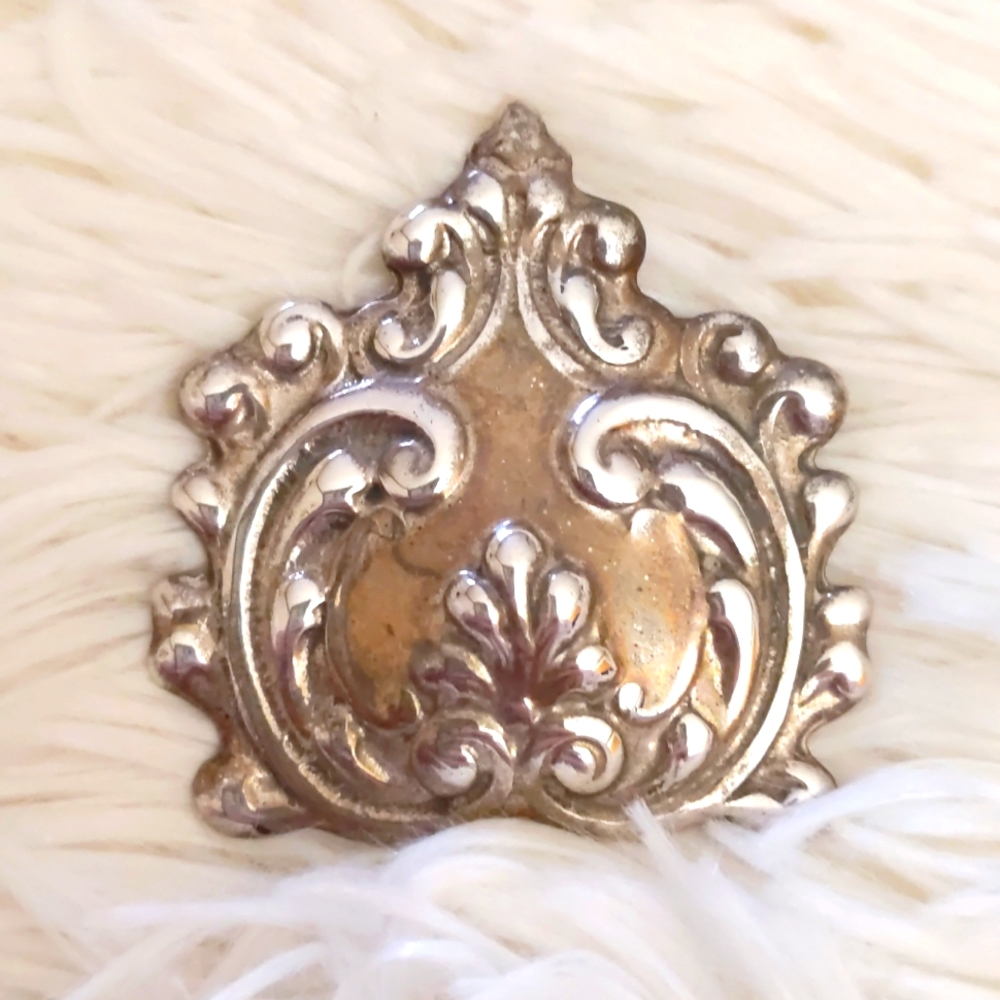 Brooch